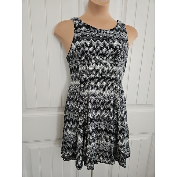 Torrid Chevron Challis Black & White Dress 12 Sleeveless Lined Back Zip Skater - Picture 1 of 8